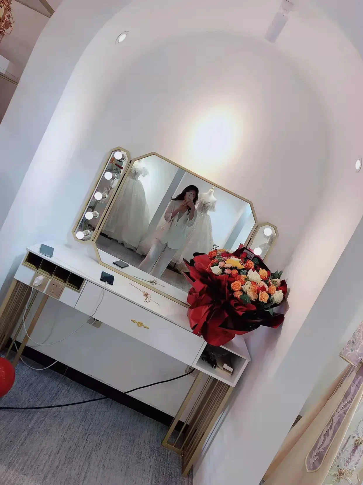Studio foto meja rias rock unt - Beauty And Makeup Studio ulasan dan harga