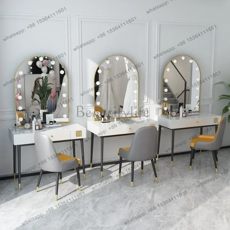 Meja rias cermin lampu sederha - Beauty And Makeup Studio ulasan dan harga