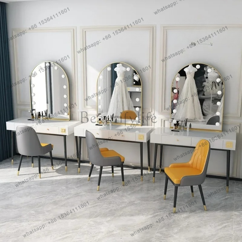 Meja rias cermin lampu sederha - Beauty And Makeup Studio ulasan dan harga