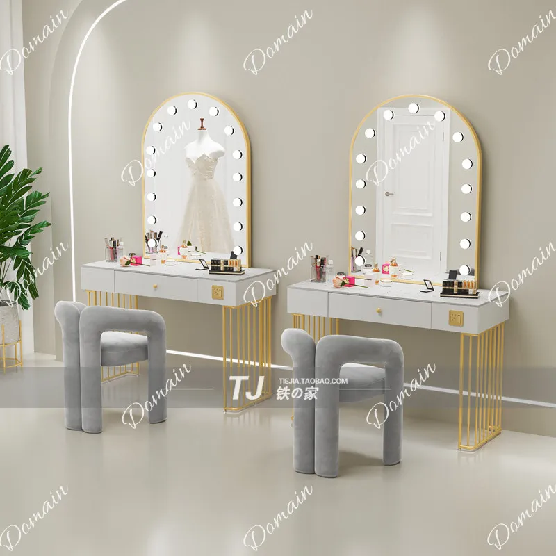 Meja rias profesional studio N - Beauty And Makeup Studio ulasan dan harga