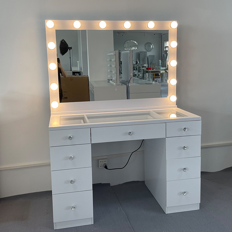 Lampu rias studio selebgram, l - Beauty And Makeup Studio ulasan dan harga