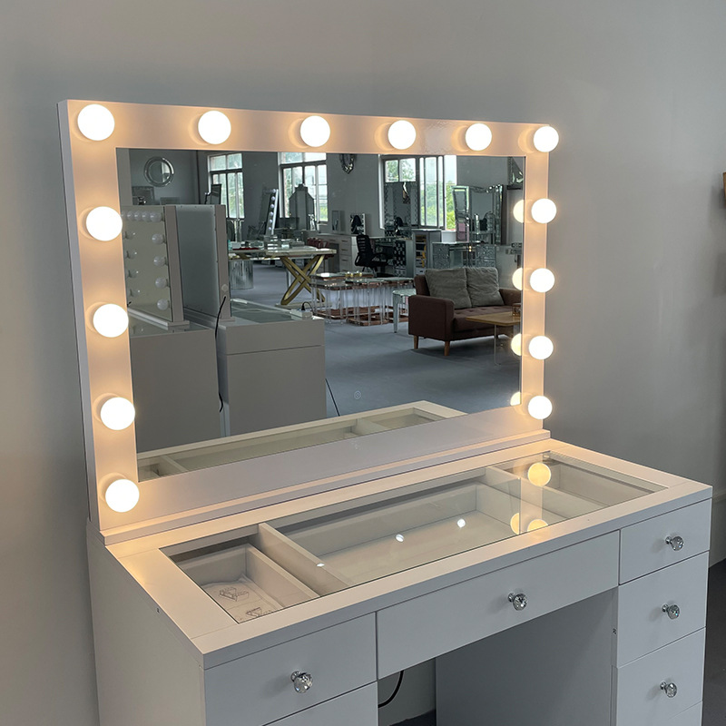 Lampu rias studio selebgram, l - Beauty And Makeup Studio ulasan dan harga